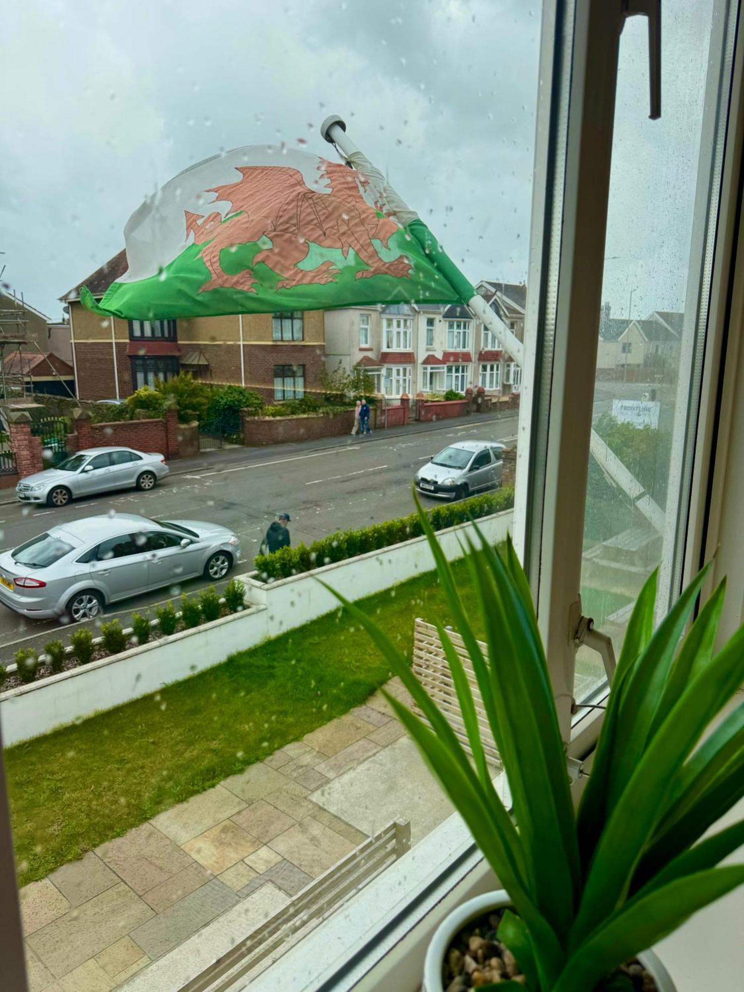 Coastal Park Accommodation Лланеллі Екстер'єр фото