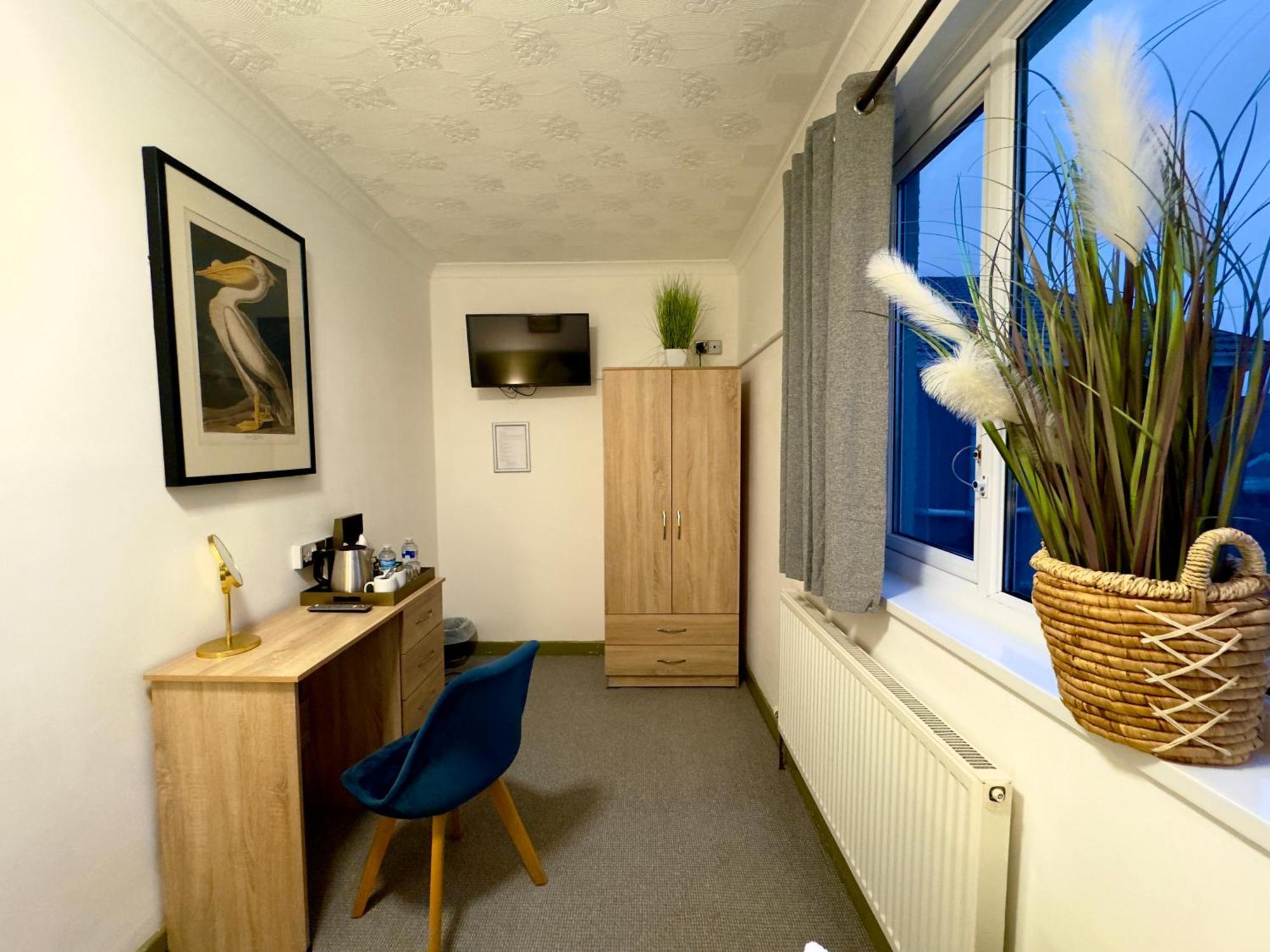 Coastal Park Accommodation Лланеллі Екстер'єр фото