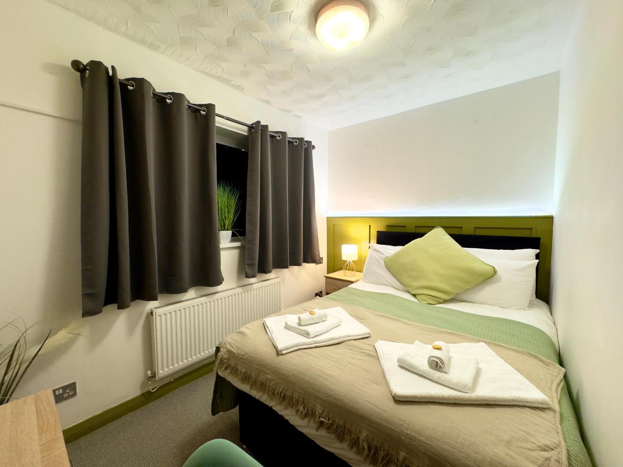 Coastal Park Accommodation Лланеллі Екстер'єр фото