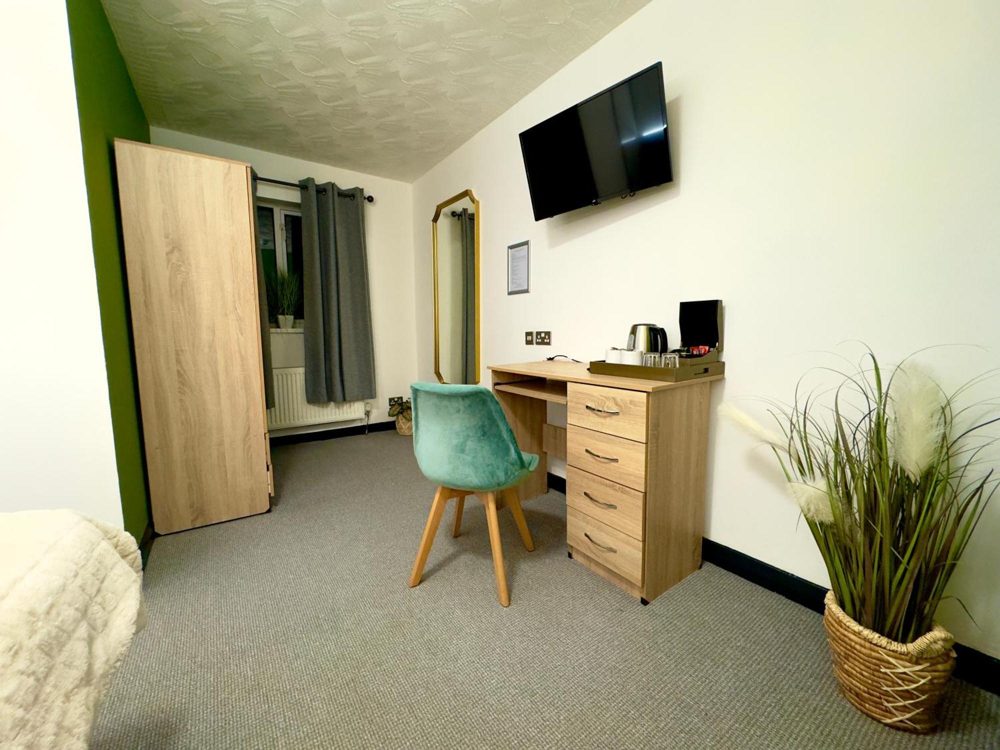 Coastal Park Accommodation Лланеллі Екстер'єр фото